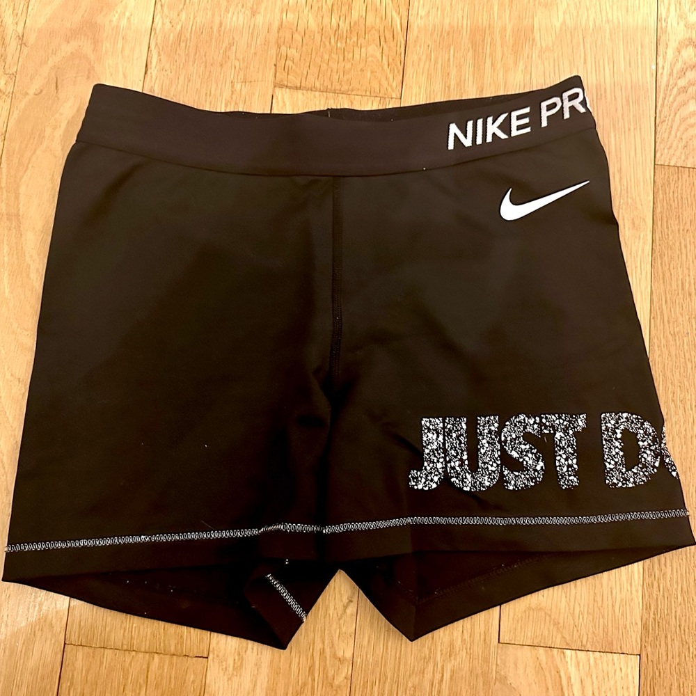 Women’s Nike Pro Black 3 Inch Shorts Size Medium Like New
